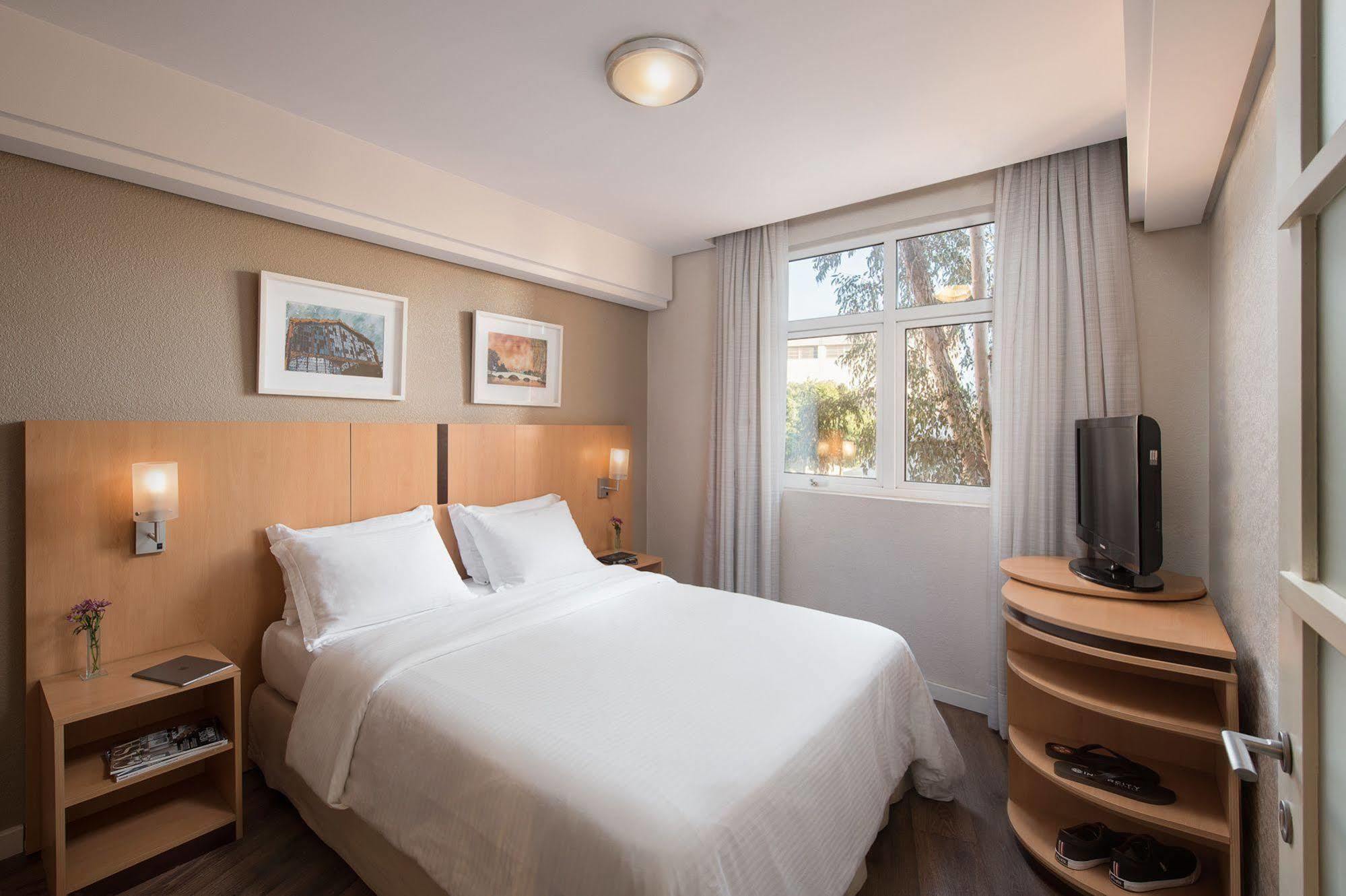 Hotel Intercity Aeroporto 4*